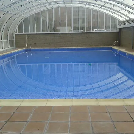 Torre De La Fuente Aprtovistas Piscina Parking 奥维耶多