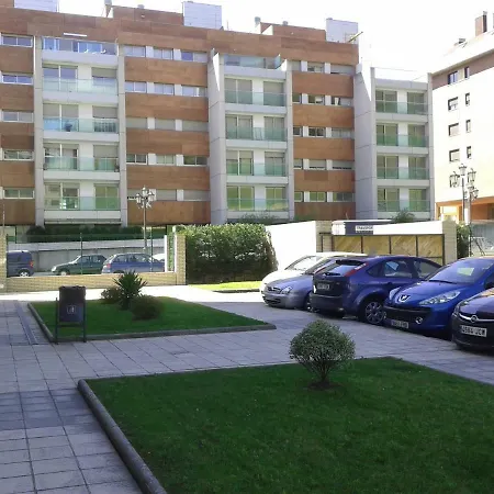 아파트 Torre De La Fuente Aprtovistas Piscina Parking 오비에도